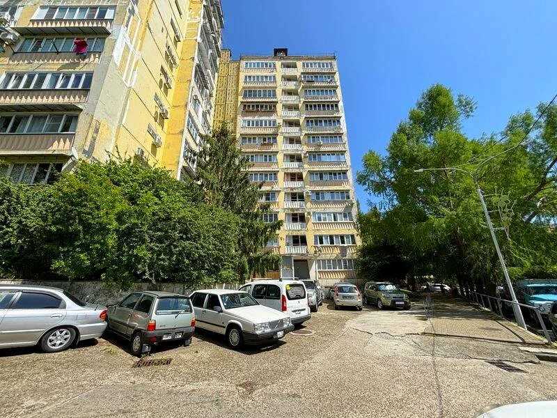 Двухкомнатная квартира на улице Победы, 172 в Лазаревском