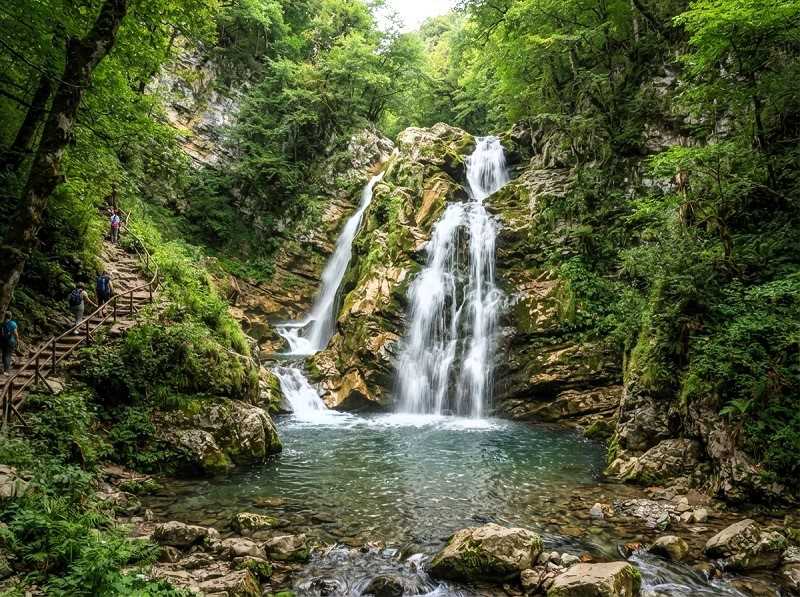 Водопад Богатства в ущелье ручья Джегош